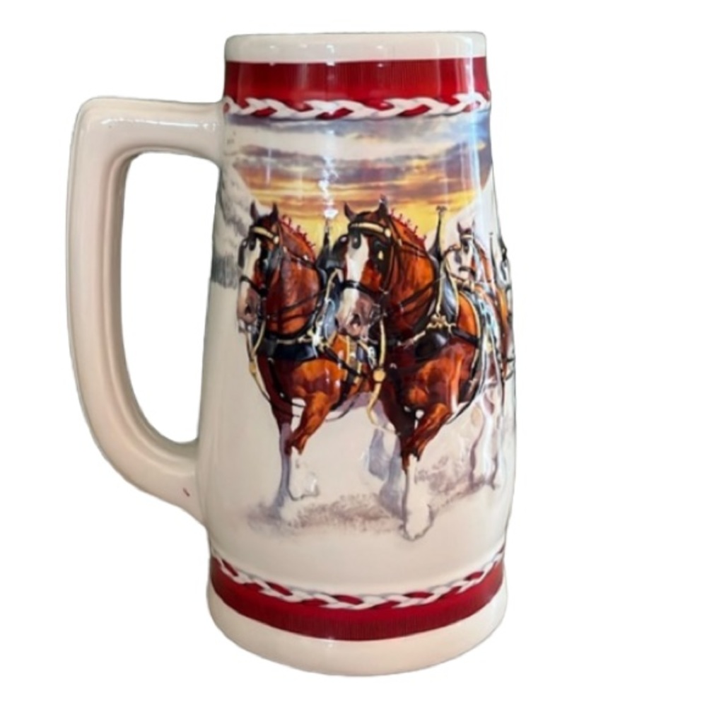 2010 BUDWEISER ANHEUSER BUSH “DASHING THROUGH THE SNOW” HOLIDAY CHRISTMAS STEIN